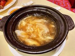Bring chicken stock to boil and season to taste with salt, sugar and chicken stock powder. Shark Fin Soup With Chinese Ham Picture Of Yung Kee Restaurant Hong Kong Tripadvisor