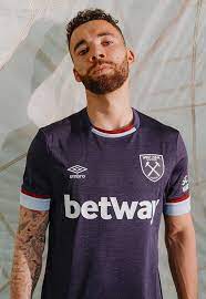 David moyes' 20/21 surprise package in the premier league begin their new epl campaign on saturday 14th august 2021, after the 21/22 premier league start date 🔗 was announced in march. Umbro Drop West Ham 21 22 Third Shirt Soccerbible