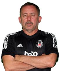 Beşiktaş'ın yeni teknik direktörü sergen yalçın, nevzat demir tesisleri'nde beşiktaş'ta ilk idmanına çıktı. Besiktas Jimnastik Kulubu