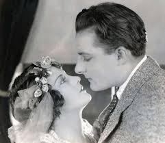 34 Gaston Glass Image: PICRYL