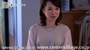 小倉沙織さん31歳。普段はホームセンターの店員として働く一の母。まだ結婚4年目だというのにご主人とは週末限定でしかセックスできないという沙織さん。 -  XNXX.COM