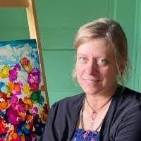 Laura Schmeling's Instagram, Twitter & Facebook