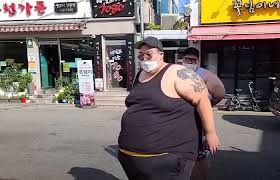 얼마전 퇴원한 빅죠는 건강한 웃음과 긍정적인 마인드로 무장하고 있었습니다. ê³ ë¬¼ìƒê¹Œì§€ ì°¾ì•„ê°€ ëª¸ë¬´ê²Œ ìž¬ë‹¤ê°€ 318kg ì°ì€ ê±° ë³´ê³  ë©˜ë¶• ì˜¨ ë¹…ì£  ë'·ëª¨ìŠµ ì¸ì‚¬ì´íŠ¸