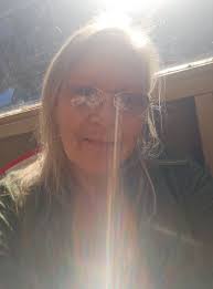 Hello, I'm Tamrah and something to know about me is I live in Oregon.