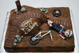 Mountain Bike Crash Birthday Cake On Cake Central Geschenke Buttercreme Hochzeitstafel