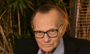 Adiós a Larry King, el hombre de tiradores y lentes que “confesó” a las  personalidades