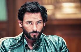 Après la série de tf1 falco , où il retrouvait son uniforme de flic après vingt ans de coma, il joue dans innocente un enquêteur qui s'est mis à l'écart pour soigner son cancer et qui reprend du service huit ans plus tard… Sagamore Stevenin Pour Falco Je Fais Ressurgir Mes Fantomes Series Tele 2 Semaines Sagamore Stevenin Stevenin Interview