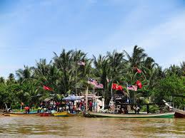 16 km dari bandar pasir puteh menghala ke kota bharu, jeram pasu dikatakan air terjun yang terawal di kelantan. Tempat Makan Sedap Tempat Menarik Di Kelantan Part 1 Emas Putih