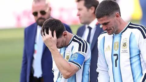 Messi n&atilde;o volta com a Argentina ap&oacute;s vice da Copa e aumenta clima de fim de ciclo