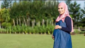 Air tebu merupakan sumber minuman yang kaya akan zat besi serta vitamin a, b1, b2, b3, b5, b6 dan c. Benarkah Ibu Hamil Tak Boleh Minum Air Tebu