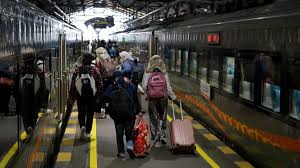 Pantang aku orang nak pakai minyak kereta aku sesuka hati untuk kepentingan peribadi. Syarat Terbaru Naik Kereta Api Setelah Larangan Mudik 2021 Berakhir Tirto Id