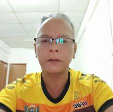 Josphiney anak Besi dan adiknya Edward Entalai anak Besi antara adik  beradik yang bergraduat bersama-sama pada Majlis Konvokesyen UPM ke-43 UPM  semalam. Josphiney, graduan Sains Pembangunan Sumber Manusia pernah  menangguhkan pengajiannya akibat