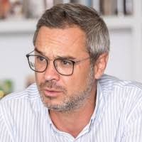 500+ perfiles de «Dan Carrion»