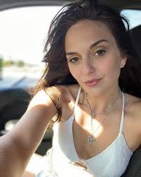 Anna Durst's Instagram, Twitter & Facebook