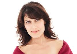 House Shocker: Lisa Edelstein Calls It Quits