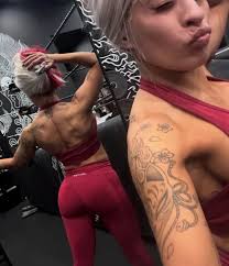 ZelinaVega wwe fans page added...