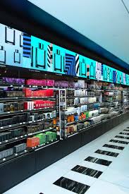 Pin Di Sephora Store Champs Elysees France