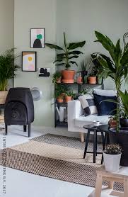 Plus De Vert Dans Votre Maison Remplissez Vos Chambres Du Sol Au Plafond De Vert Et Creez Vous Une Jungle Interieure Faites Green Interiors Home Decor Decor