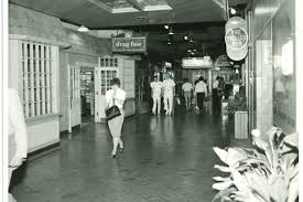 Additionally, the underground is a nice way to skip having to wait for walk signals on the bustling streets above. Locals Imagine New Life For Lonely Halls Of Crystal City Underground Arlnow Com