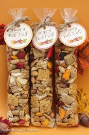 40 Sweet Fall Wedding Favor Diy Ideas Beauty Of Wedding Fall Candy Fall Snacks Fall Trail Mix