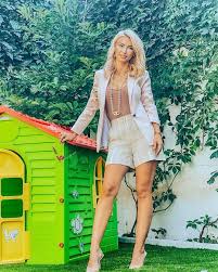 Cântăreața are alte priorități de când e mamă singură. Andreea Balan Are Un Nou Iubit Cine Este Si Cati Bani Are Kanal D Romania