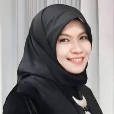 Dulu dikrnalin lagu ini sama tante gw. Jaman itu dia udah maen sepatu roda  di lipstick blok m, gw masih berenang di bulungan. Ini boyband apa bukan  sih? Ada yg tau mereka