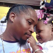 How many books are in a spades hand?