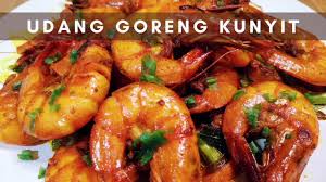 Bumbui udang, beri putih telur, aduk rata. Resepi Udang Goreng Kunyit Sangat Senang Prawn In Turmeric Youtube