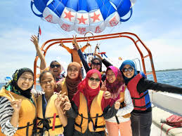 (tiket ni termasuk dalam pakej percutian sabah ni sekali). Pakej Percutian Ke Bali Termasuk Tiket Penerbangan Malayrski