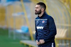 Uvređeni livaja je odgovorio navijačima preko fejsbuka, gde je napisao da su navijači italijanski gadovi. Intervju Marko Livaja Ostati Ili Ne Ostati Pitanje Je Sad Dalmacija Danas Obala Otoci Zagora Najnovije Vijesti Iz Dalmacije