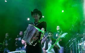Scroll below and check more details. Remmy Valenzuela Le Canta A Los Playeros En Las Cabras El Sol De Mazatlan Noticias Locales Policiacas Sobre Mexico Sinaloa Y El Mundo