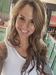 Ashley Metzger (@ashley.devries.37) • Facebook