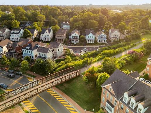 The 10-Day Stand: Fairfax Inventory Surges 27% as Closing Prices Retreat from Spring Peaks