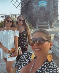 ❤️Sag Harbor ❤️ Um dos lugares que mais adoro nos Hamptons!! Tudo é muito  charmoso e aconchegante!! O cinema é muito fofo, já estive com a mãe!!  @sagharborcinema O @theamericanhotelsagharbor é parada