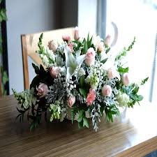 Maybe you would like to learn more about one of these? Rangkaian Bunga Meja Sebagai Dekor Ruang Interior Dari Toko Bunga Jakarta Bali Yulika Florist Yulika Florist
