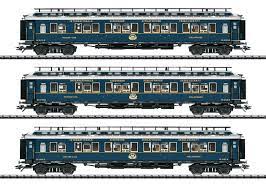 After the services were stopped, orient express became a common name for international intercity the most prominent of these running the orient express in the modern day is the belmond ltd or. Schnellzugwagen Set 2 Simplon Orient Express Marklin