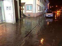 Zahlreiche straßen im kreis lörrach gesperrt. Tufqgiehhjj5bm