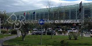 L'assicurazione furto e incendio è inoltre compresa nel costo della sosta in aeroporto. Aeroporto Catania Ritardi Voli Per Incendio Alla Playa Voli Sospesi Per 60 Minuti Quotidiano Di Ragusa