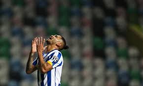 Lucky for corona that the play was dead already. Corona Tenho Fe De Que Algo Vai Acontecer Ficando Ou Nao No Fc Porto Maisfutebol