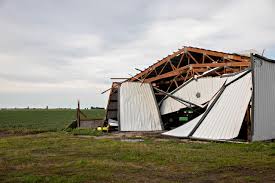 Aug 11, 2020 · the storms on monday can be compared to the devastating super derecho of 2009, which was one of the strongest on record and traveled more than 1,000 miles in 24 hours, causing $500 million in. Storm With 100 Mph Winds Rips Through Midwest Cbs News