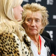 Rod Stewart supported by Penny Lancaster as he shares worrying health  message
