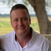 Glen Barlow's Instagram, Twitter & Facebook