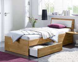 Nicht umsonst werden sie gerne auch als singlebetten bezeichnet. Einzelbett Aus Holz Mit Schubladen Kaufen Leova Betten De