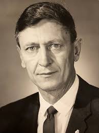 Leo Beebe's Instagram, Twitter & Facebook