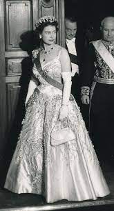 Hm Queen Elizabeth Ii On Her Official Visit To Paris France April 1957 Queen Elizabeth Her Majesty The Queen Elizabeth Ii
