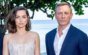 Ana de armas daily claims no credit for any images posted on this site unless stated otherwise. 10 Potret Ana De Armas Bintang Knives Out Yang Pacari Ben Affleck