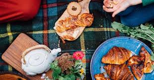 Autumn Picnic A Table Automne