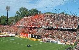 El clásico rosarino es un encuentro de fútbol disputado por los dos clubes más importantes de rosario, argentina: Clasico Rosarino Wikipedia La Enciclopedia Libre