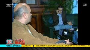 In november 2001, becali and his bodyguards insulted and physically abused malonga parfait, the host of the satirical football tv show fotbal la maxx. Video Ziua In Care Gigi Becali L A Sunat Pe Copos Sa Il Intrebe De Ce A Cumparat Arbitrii La Un Steaua Rapid Sport Ro