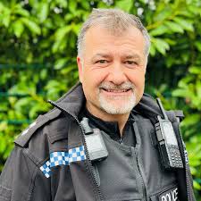 Meet Police Horse Ashton 🎉🐴 Ashton (formally named Arthur Apples) has  just completed his training with a big ceremony right at  @ashtongatestadium, just in time to welcome the Women's Rugby World Cup